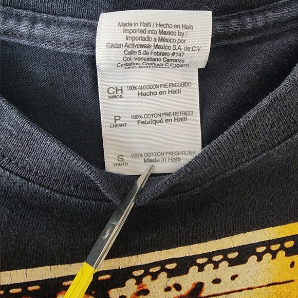 Taylor Swift Concert Tee The Red Tour 2013 Swifties Streetwear Eras Pop Culture - Picture 7 of 9